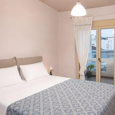 Zoe' S Place In Chania *